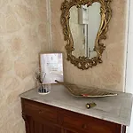 Boutique Saint-louis Hotel