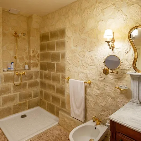 Boutique Saint-louis 3* ליזיו
