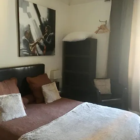 Boutique Saint-louis מלון 3*